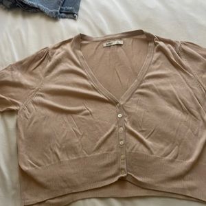 Super cute short sleeved button down cropped cardigan by old navy